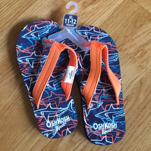 oshkosh flip flops